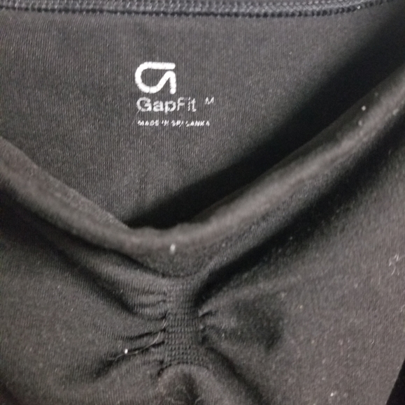 GAP Work out top - Picture 2 of 2